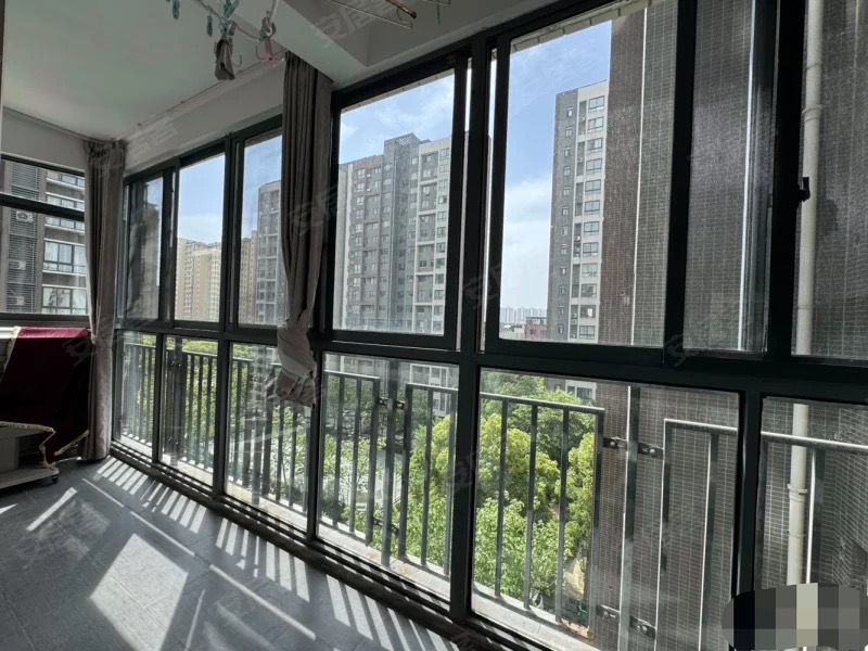 降价了，世纪雅园，电梯小高层，中间楼层，成色新，精装三房，南北通透