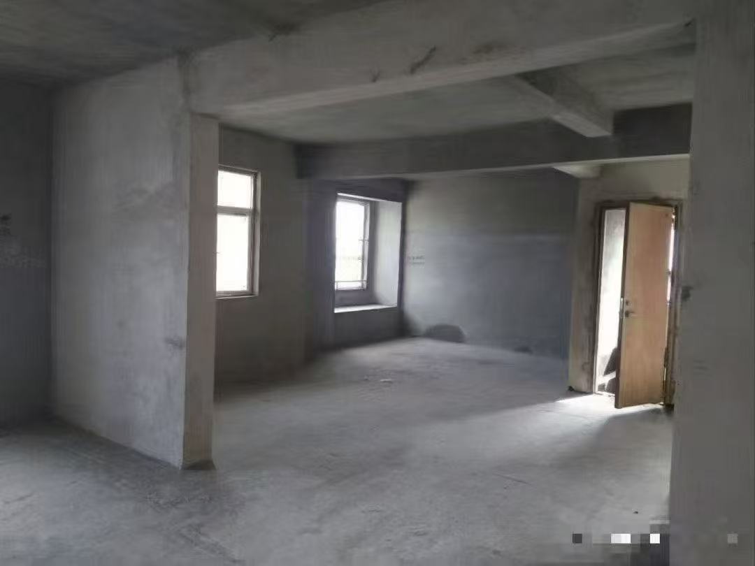 捡漏，城南， ​领‬秀城，凤凰层，毛坯三房，一‬口价66万，