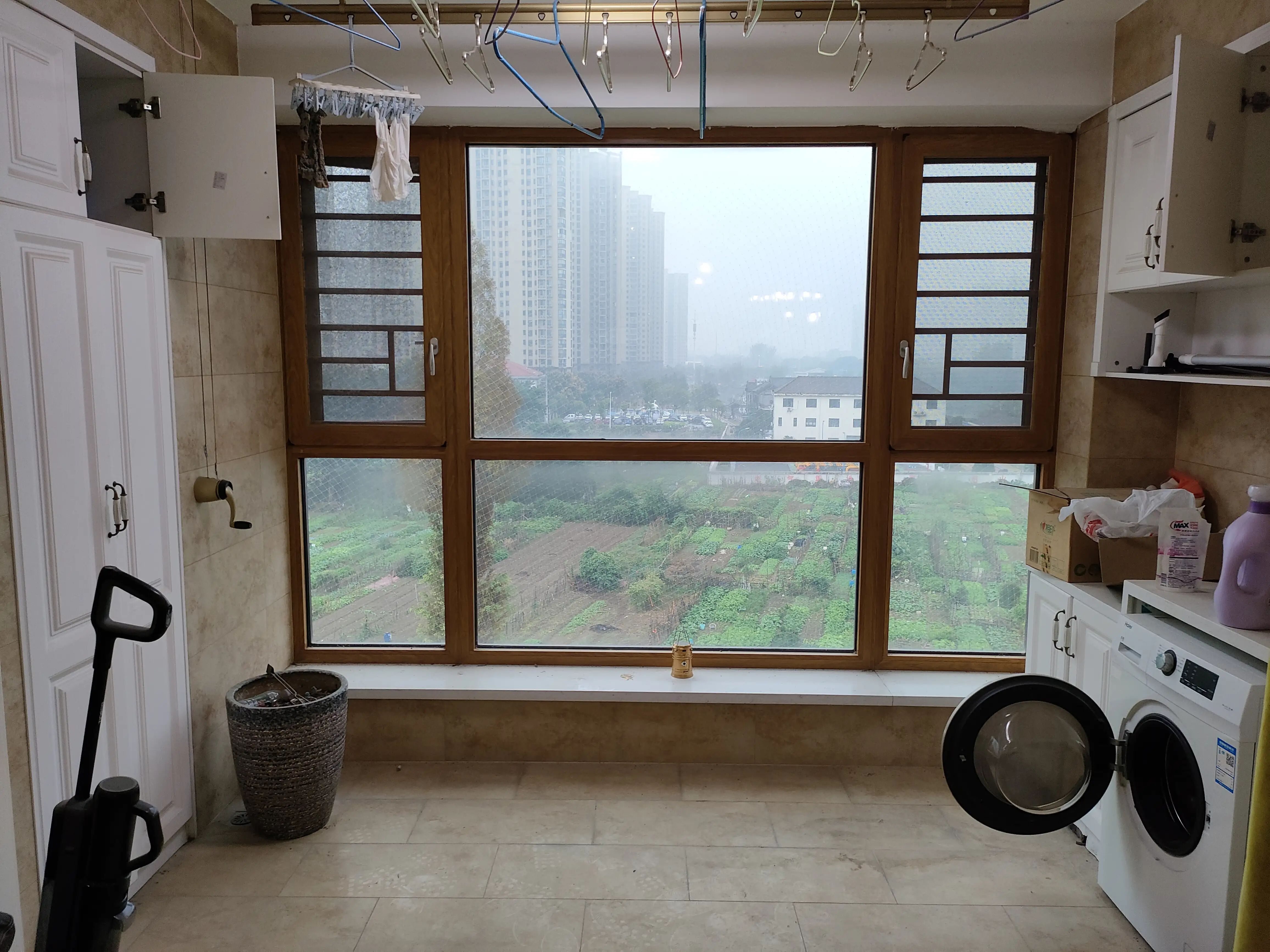 城南，新城五期，电梯洋房，好楼层5楼，精装3房2卫，证满二