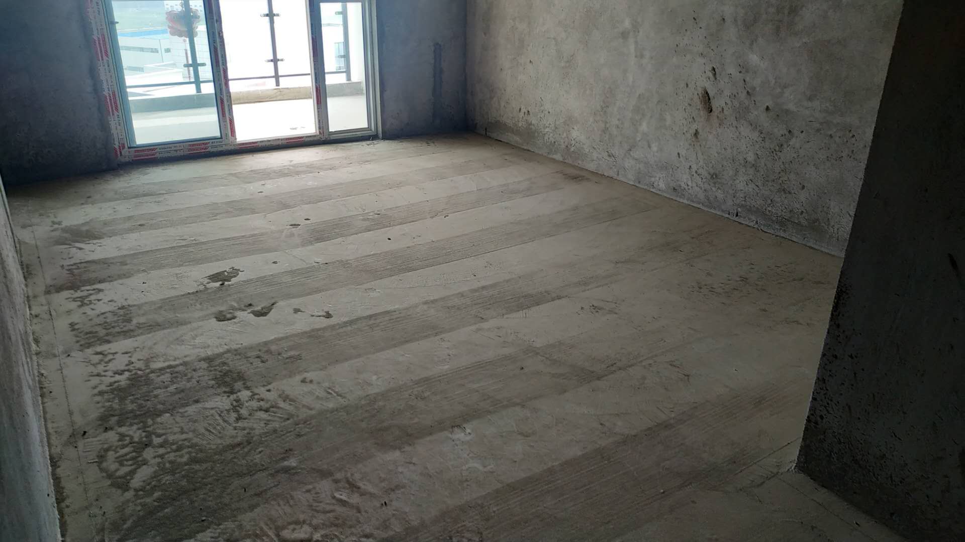 銀湖城毛坯大3房，南北雙陽臺，小高層，支持按揭
