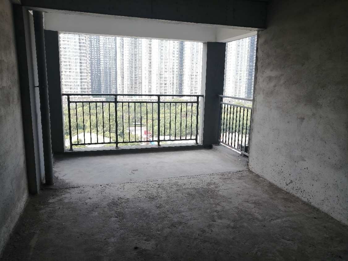 城南花園小區(qū)天誠緣，三房兩廳戶型方正樓層好，房東靠譜！看房方便!