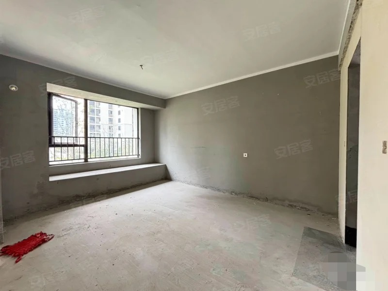 城南，現(xiàn)房，吾悅，單價(jià)4700，毛坯四房，南北通透，采光好，急售