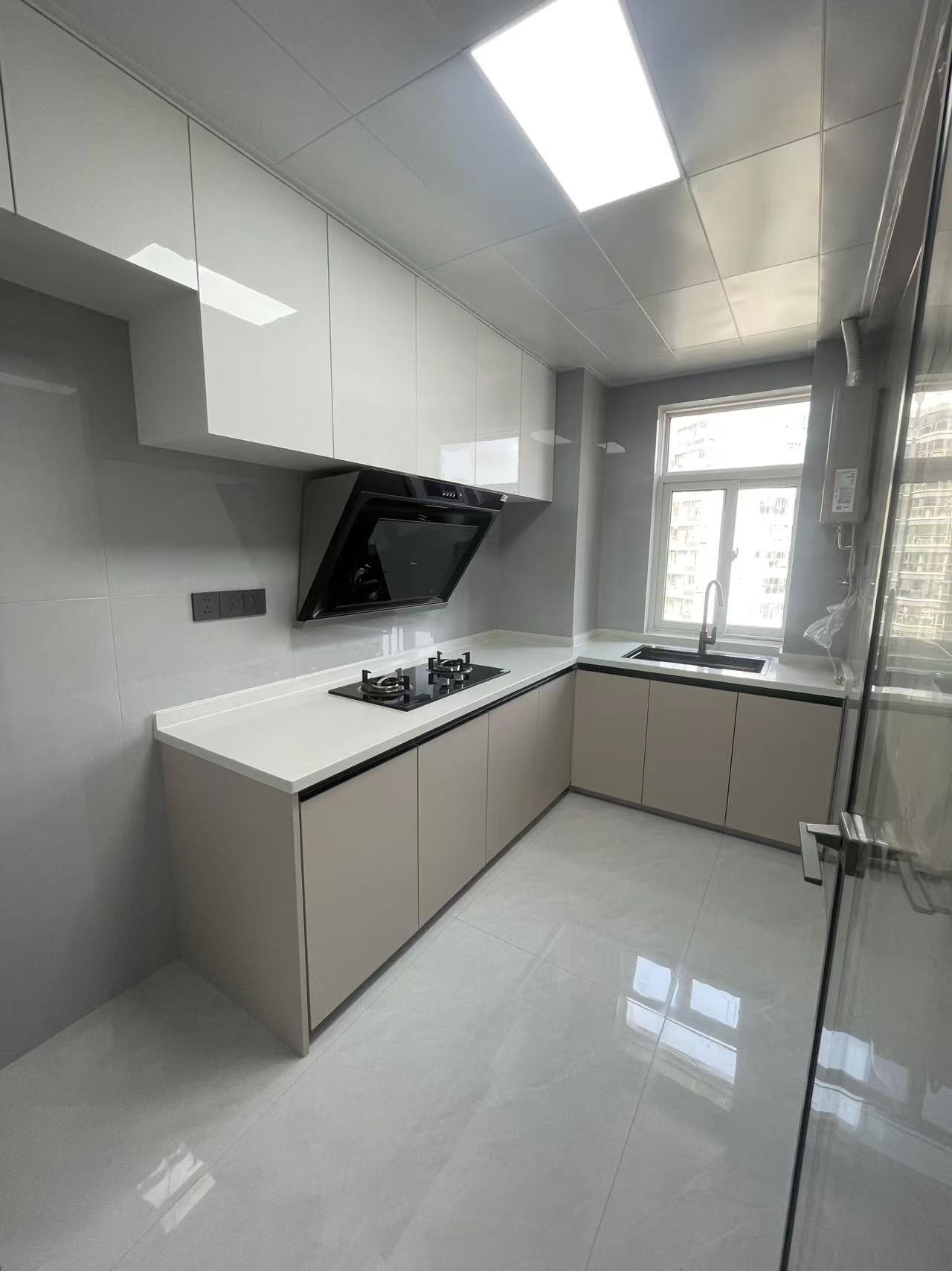 城南地段福星城3室2厅2卫精装修家具家电齐全优价出售！