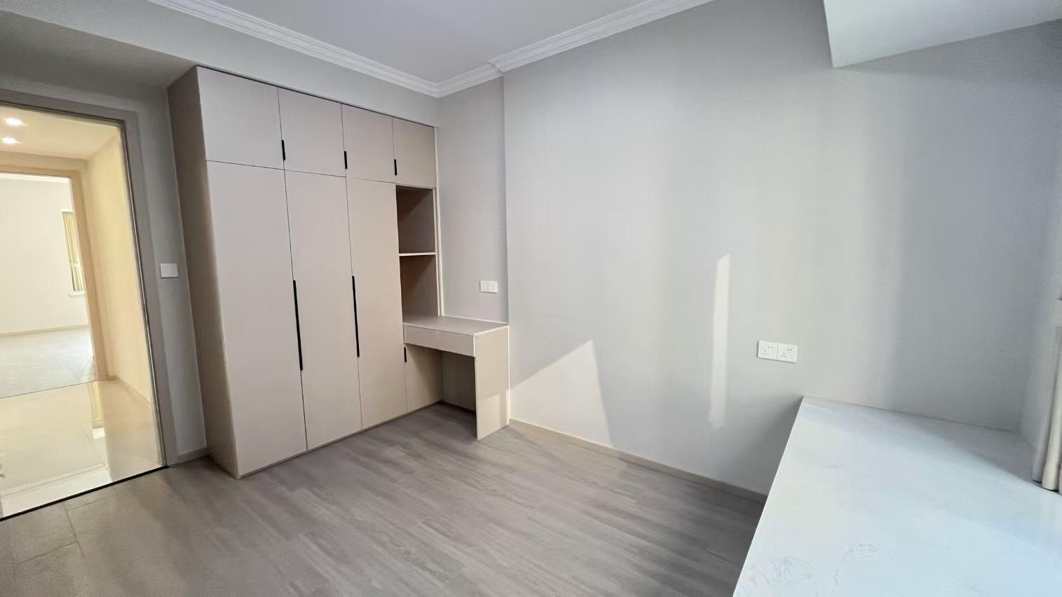 元泰未来城3室2厅2卫全新精装修户型朝方正性价比特别高!