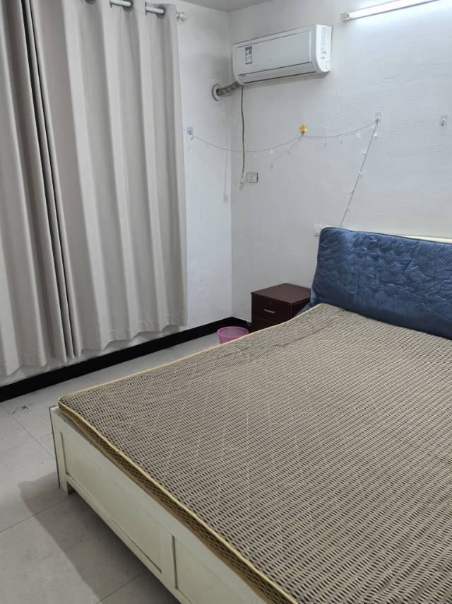 步行街单间出租