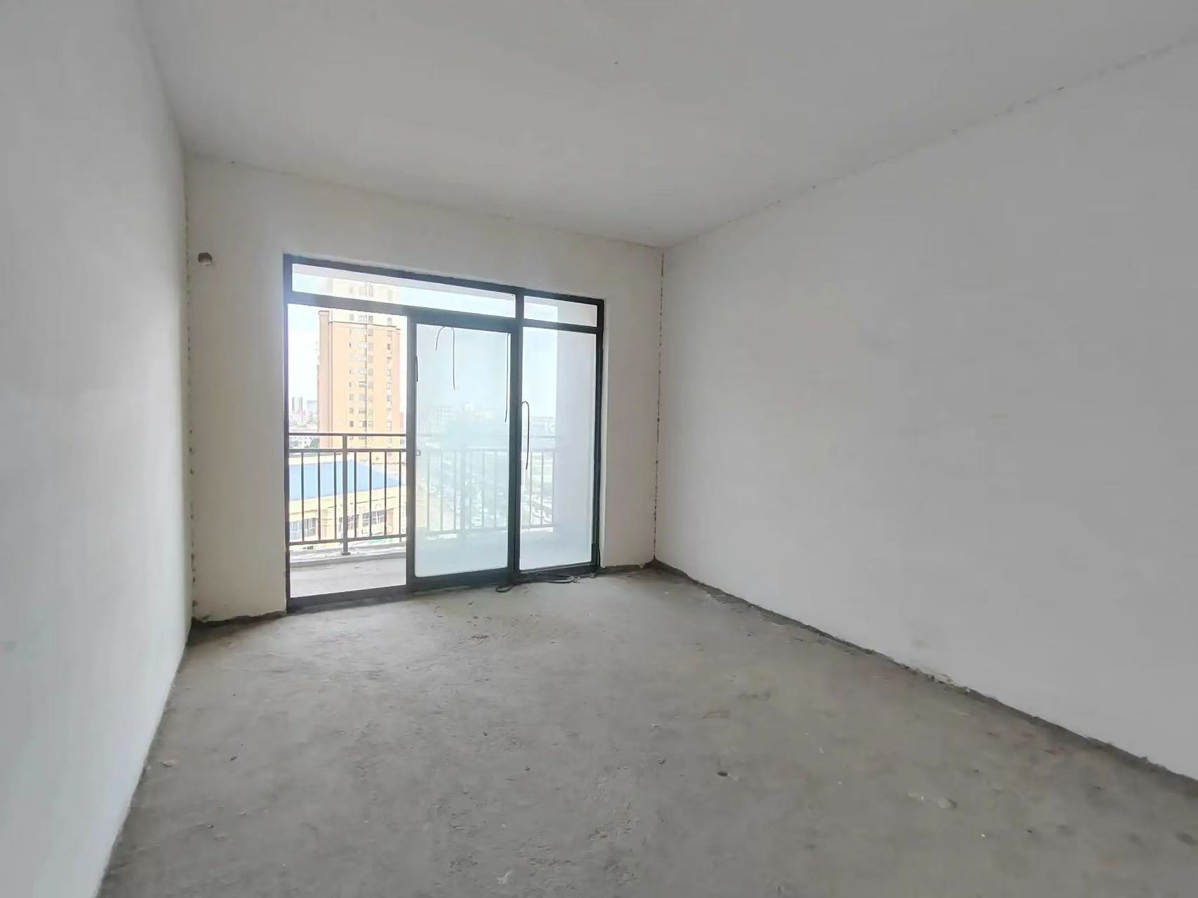 城南，新城华府，单价3200，电梯小高层，好楼层，证满二