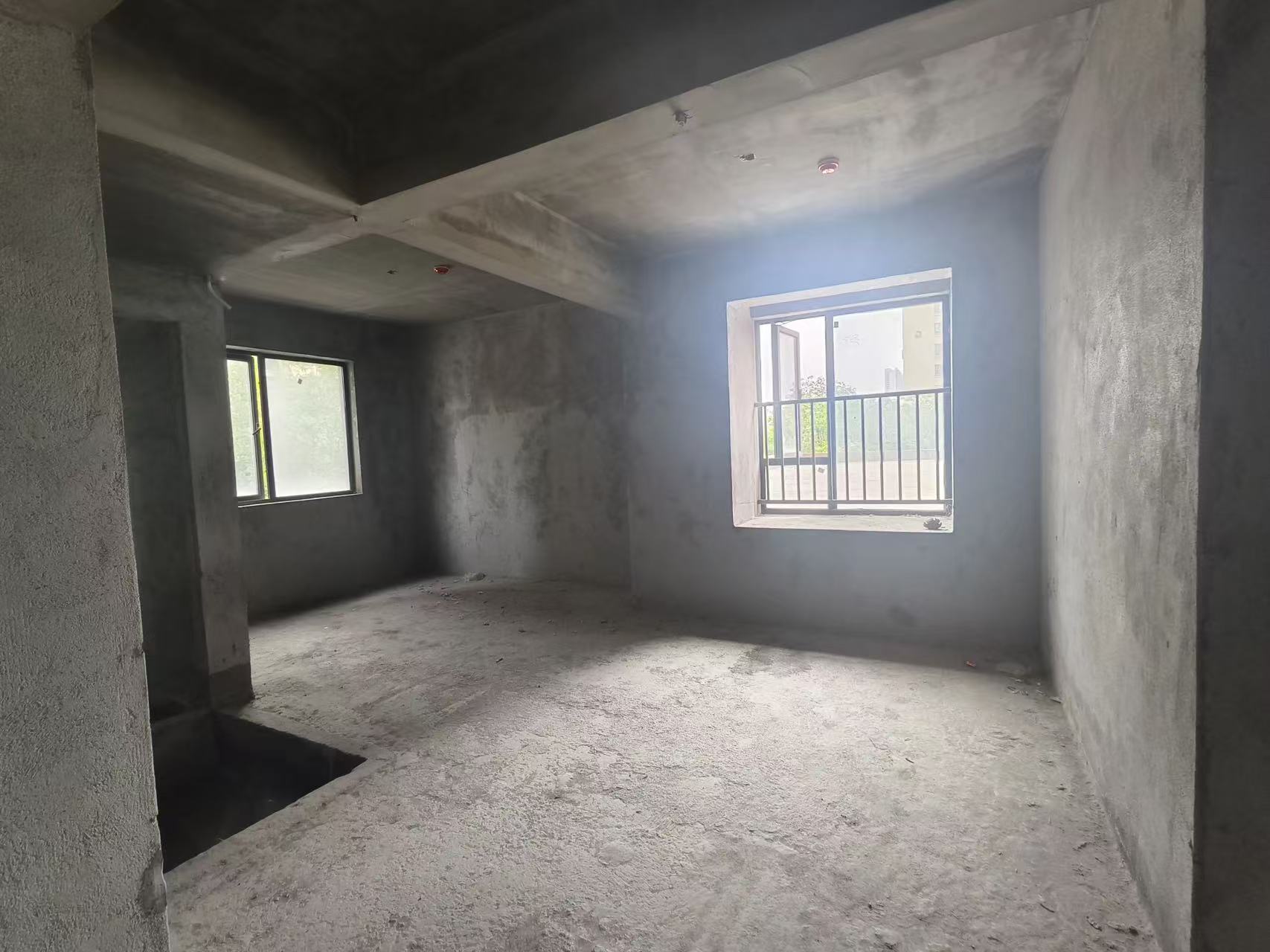 降价了，城南，荣怀，带300平露台，房东都是加钱买的现在直接送，捡漏