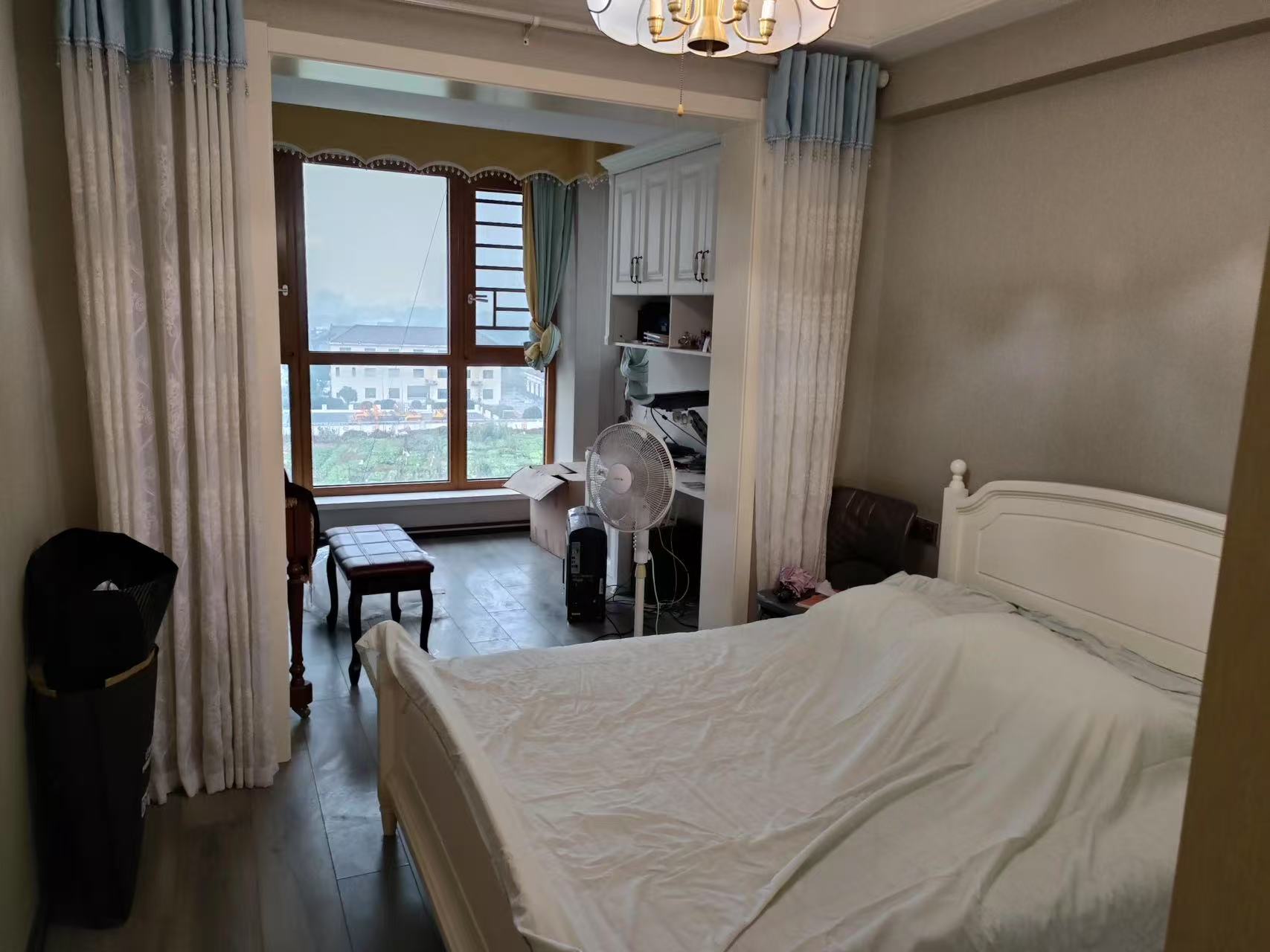 亏本出售，捡漏，新城壹号5期，电梯洋房，好楼层，证满二