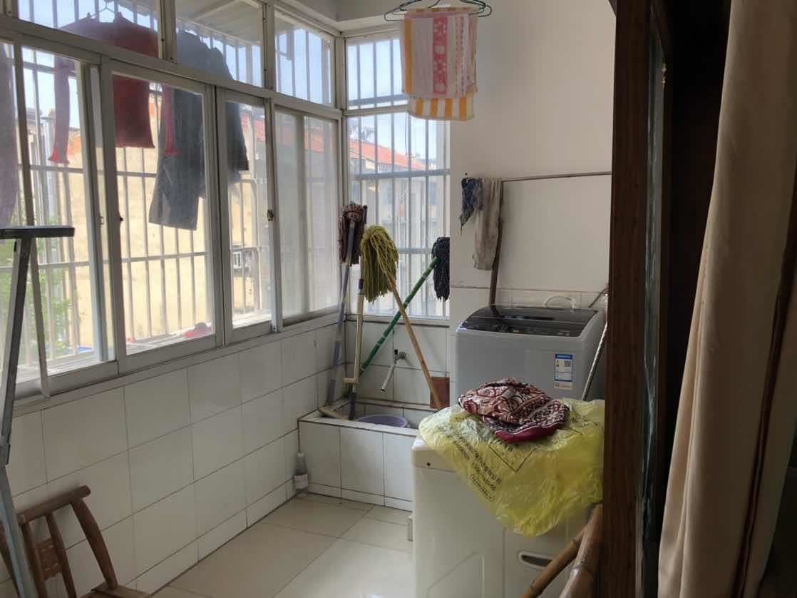 德政園楓丹苑，步梯好樓層，仙桃 就在旁邊，精裝3房拎包入住