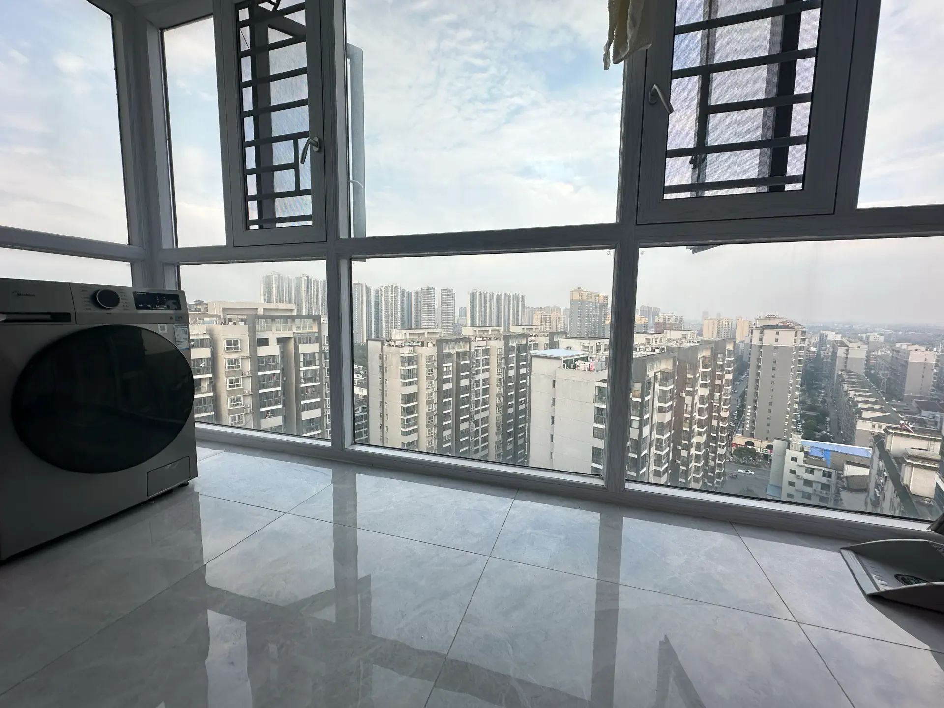 城南，城市丽景，精装三房，拎包入住，好楼层，证满二