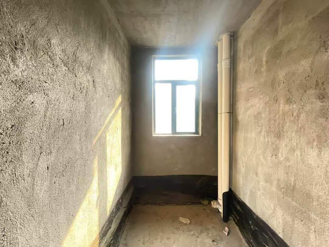 速度捡漏，城南，新城一号，单价3880，带一个大露台，证满，南北通透二