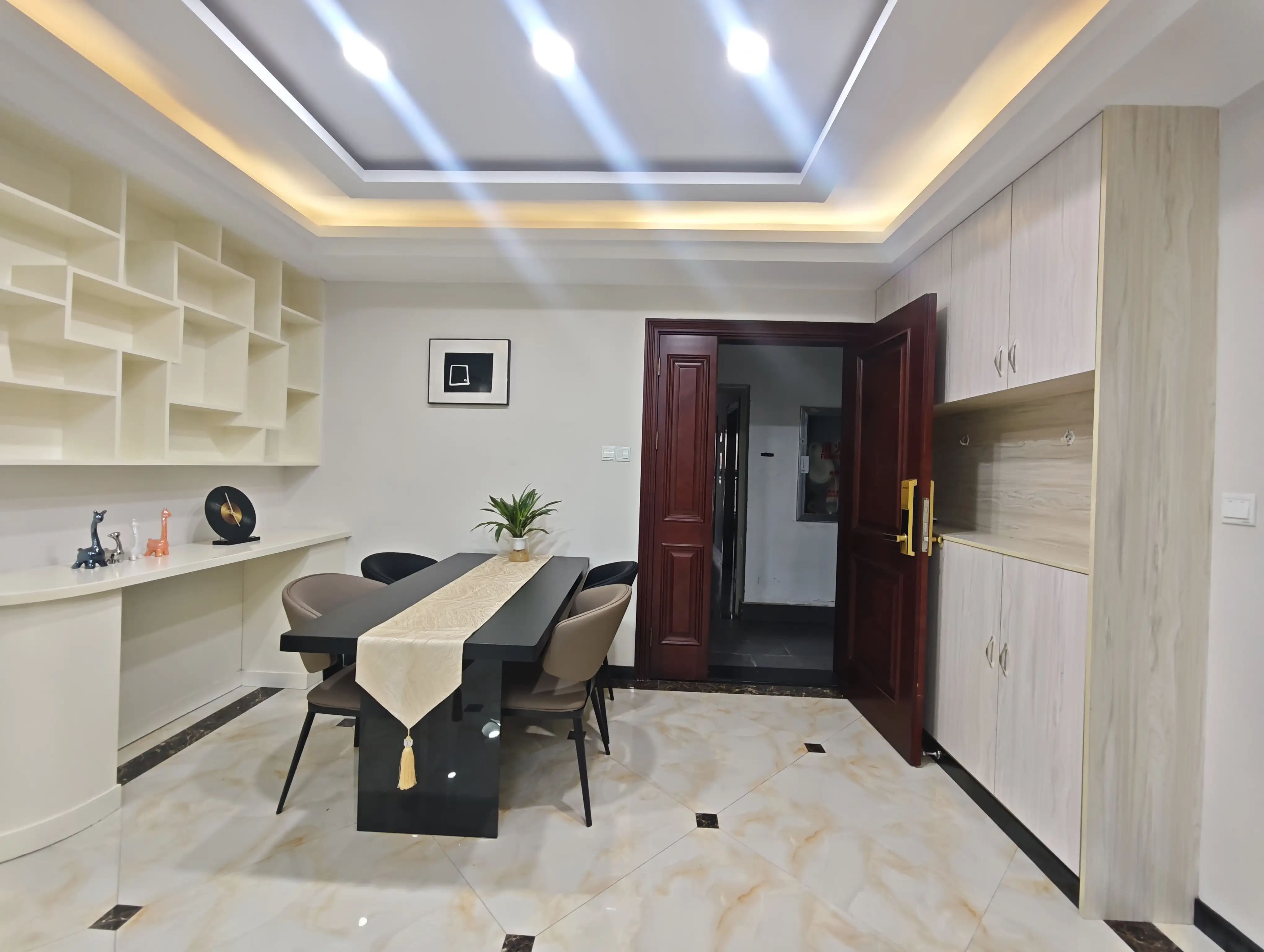 急降5万，满庭春，单价4300，中间好楼层，满二，拎包入住