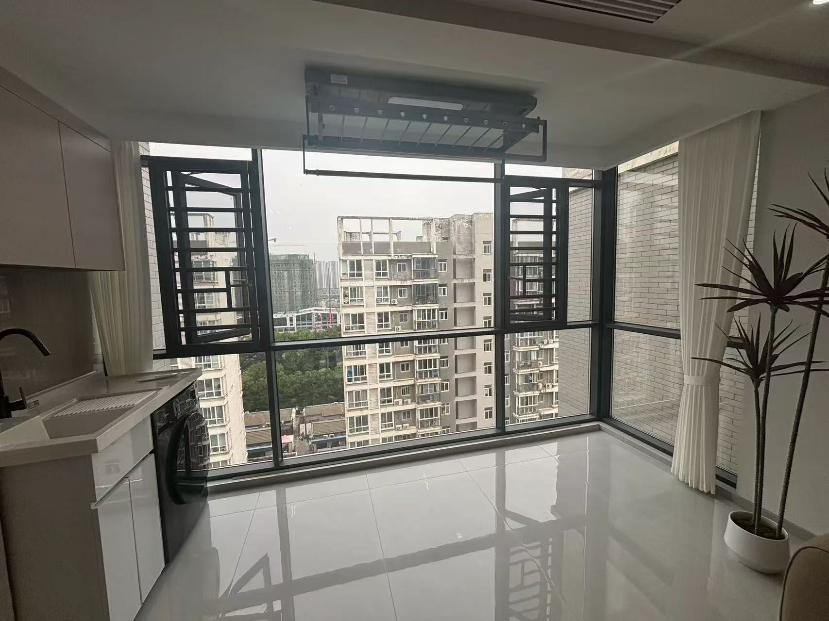 城南，元泰三中旁，汉江景苑，电梯小高层，精装三房，证满二